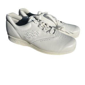 SAS Freetime New Women's 8N White Lace-Up Walking Sneakers